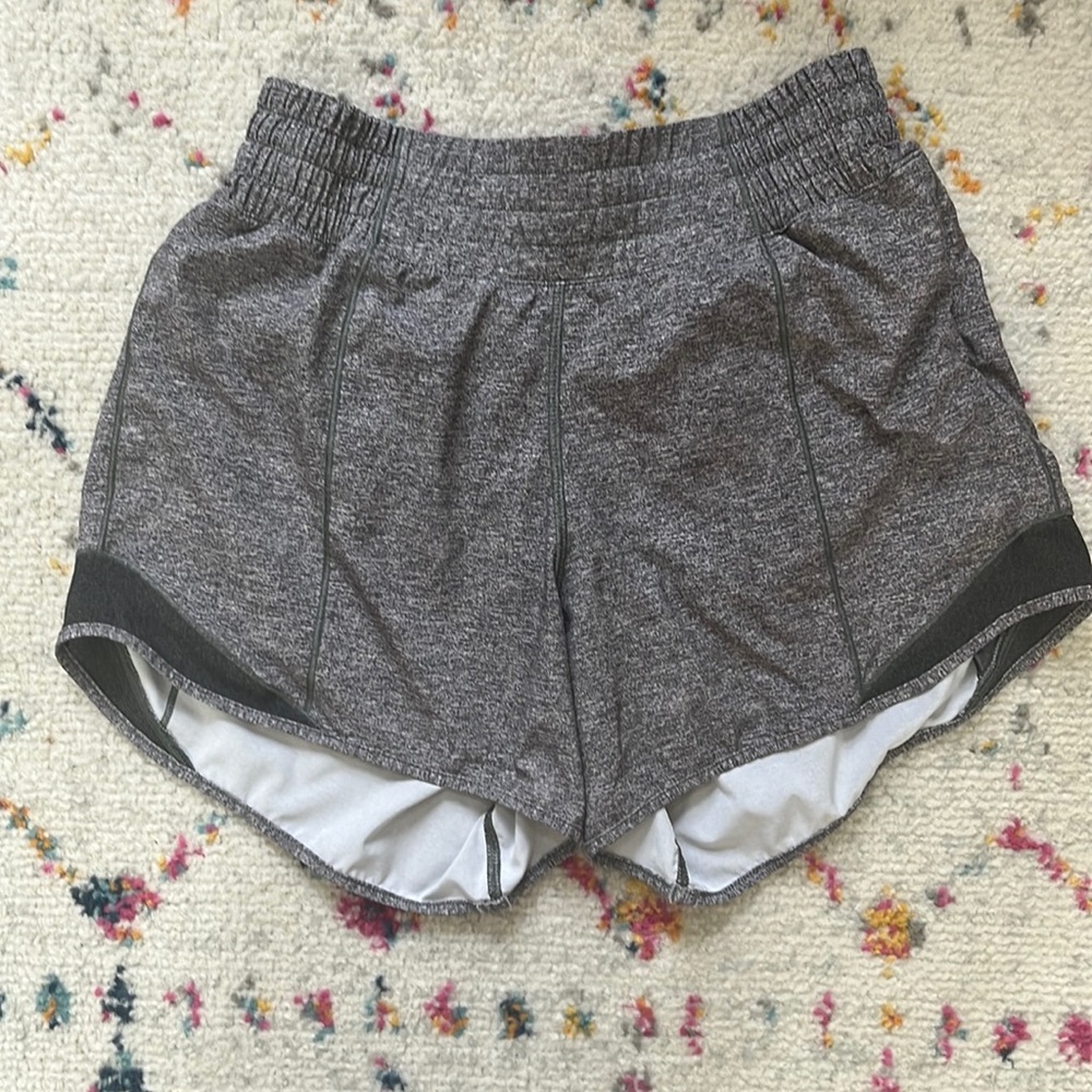 Lululemon Hotty Hot HR 4” short